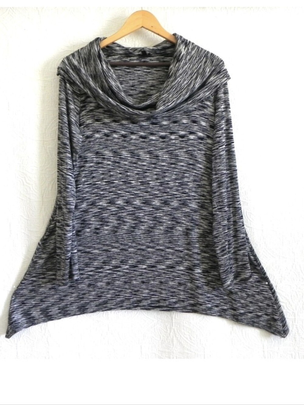 Cable & Gauge Tunic Long Sleeve Handkercheif Hem Mock Neck Loose Fit Size Medium